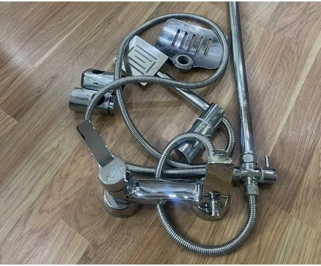 دوش حمام|لوازم سرویس بهداشتی|تهران, فلسطین (میدان انقلاب)|دیوار