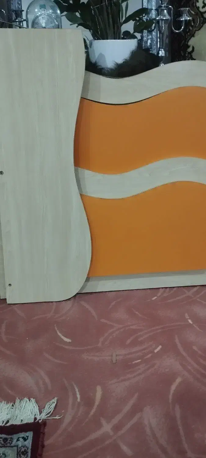 تخت یک نفره|تخت و صندلی بچه|شاندیز, |دیوار