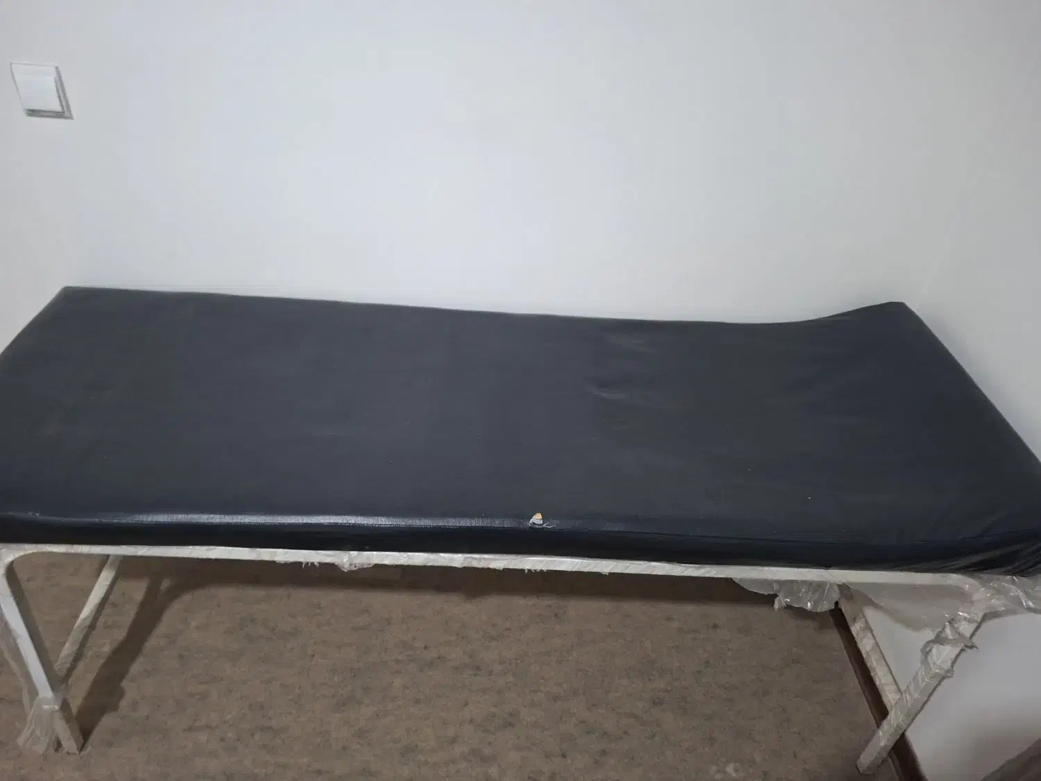 تخت تزریقات و ماساژ|آرایشی، بهداشتی، درمانی|اصفهان, کوی شهید کشوری|دیوار