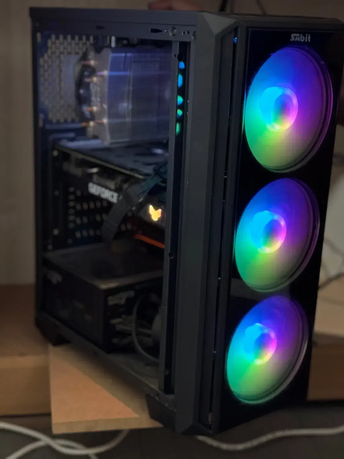 کیس گیمینگ و رندرینگ در حد نو|رایانه رومیزی|قزوین, |دیوار