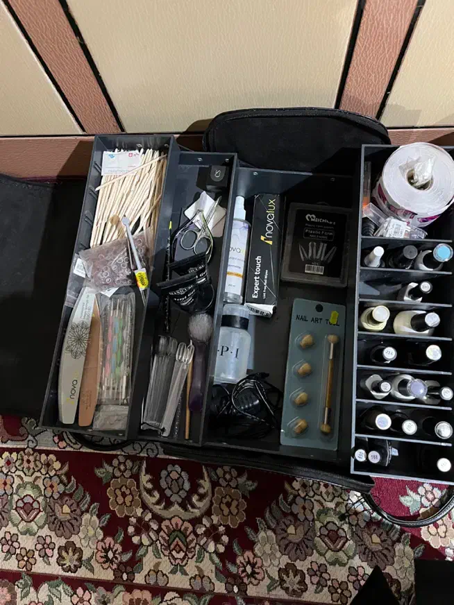 فروش لوازم ناخن کاری|آرایشگاه و سالن‌های زیبایی|تهران, بروجردی|دیوار