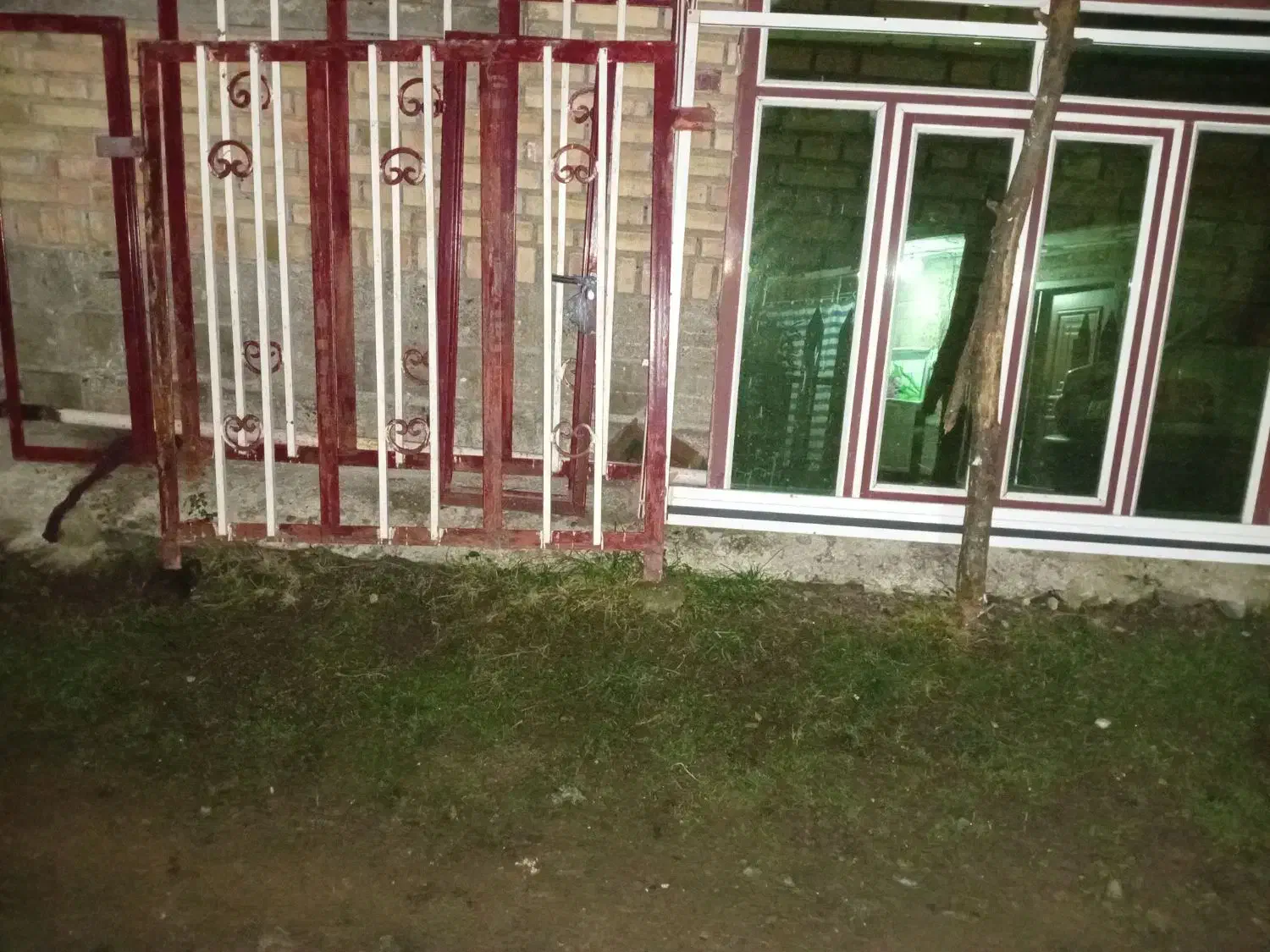 فروش فوری پنجره اهنی|مصالح و تجهیزات ساختمان|اسالم, |دیوار