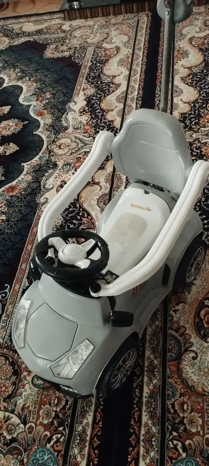 سه چرخه و ماشین کودک|اسباببازی|لالجین, |دیوار