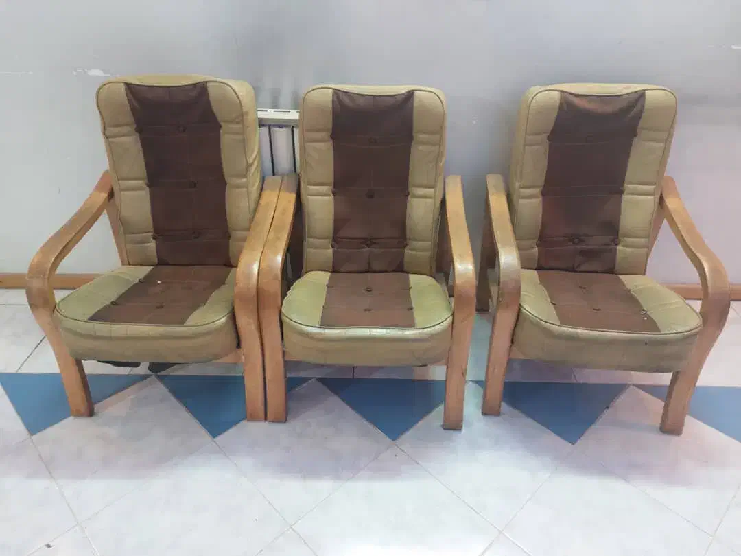 صندلی|میز و صندلی غذاخوری|شیراز, سینما سعدی|دیوار