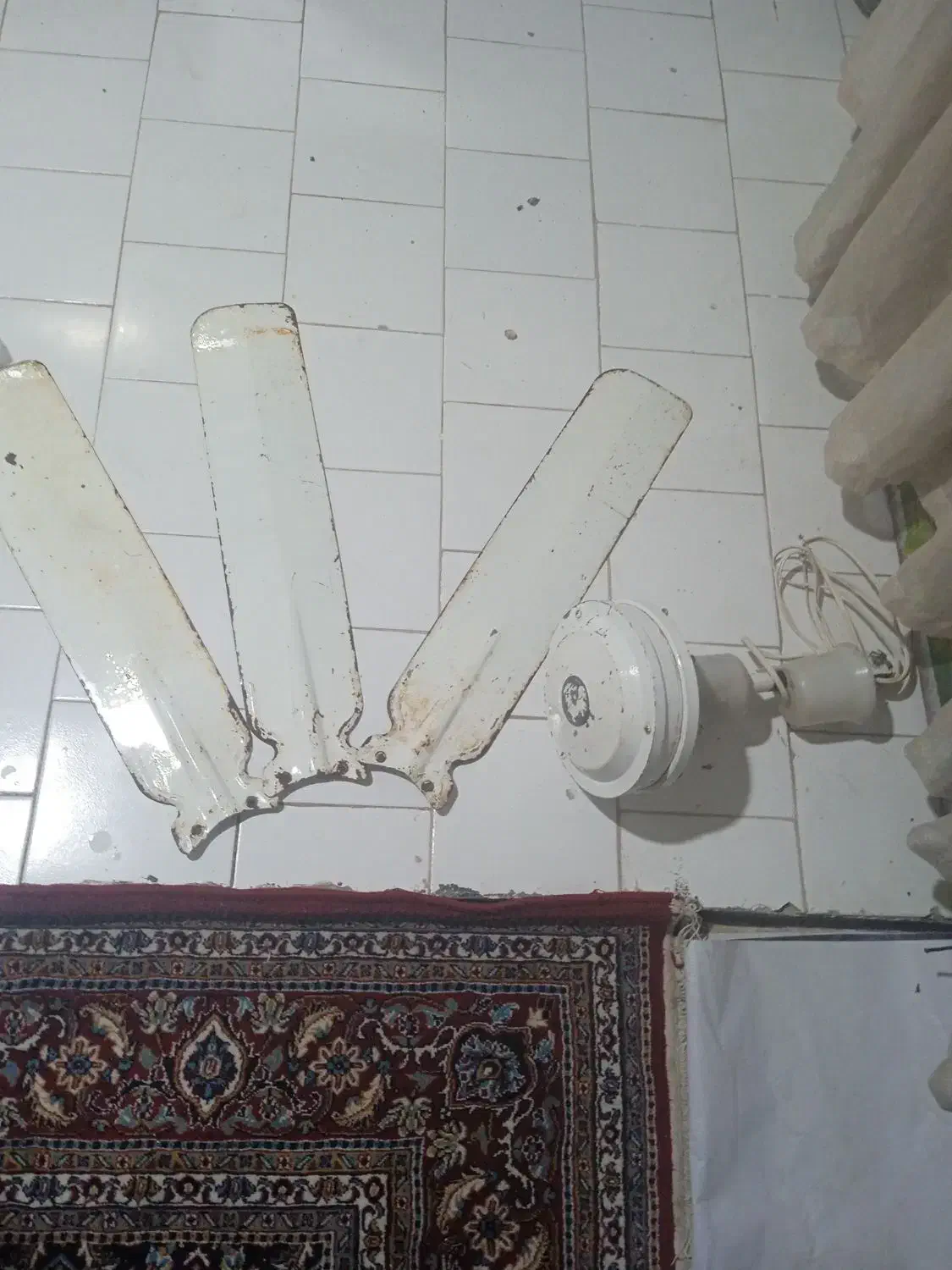 پنکه سقفی.|پنکه و تصفیه‌کنندهٔ هوا|زاهدان, |دیوار