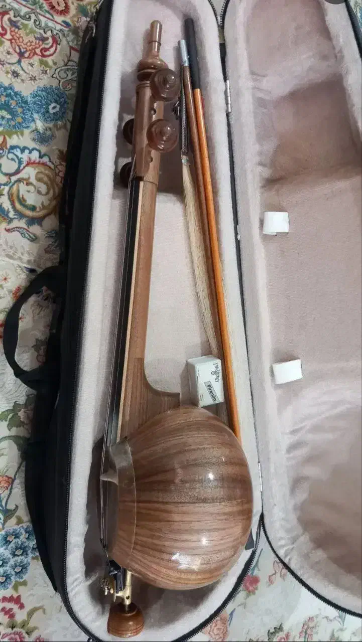 کمانچه بنائیان|سازهای سنتی|کرمانشاه, |دیوار