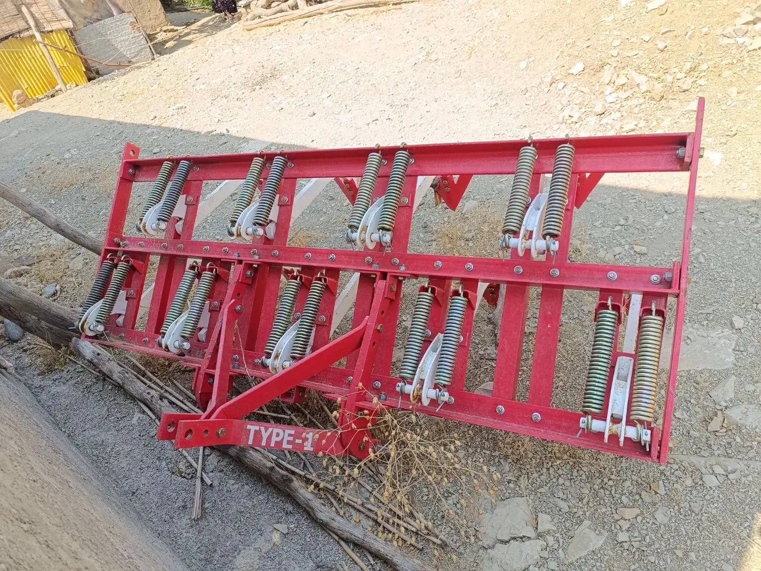 پنجه قاضی صفر|ماشینآلات صنعتی|سرپل ذهاب, |دیوار