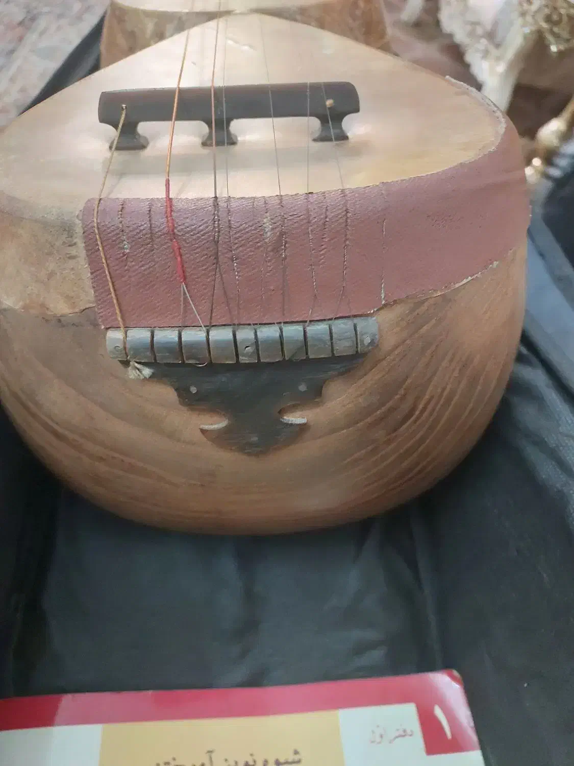 تار قفقاز  آذربایجان|سازهای سنتی|نظرآباد, شهرک سید جمال الدین|دیوار