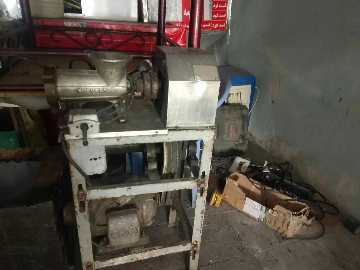 چرخ گوشت صنعتی یخچال ایستاده|کافیشاپ و رستوران|پلدختر, |دیوار