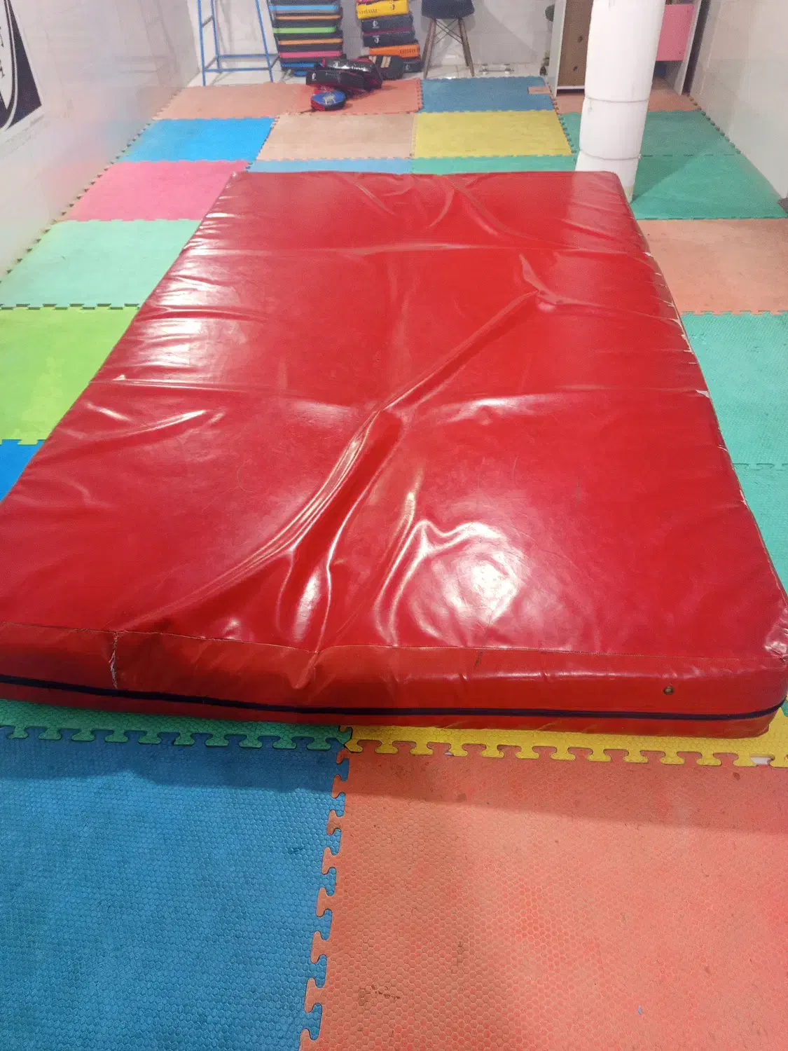 تشک ورزشی|تجهیزات ورزشی|صفادشت, |دیوار