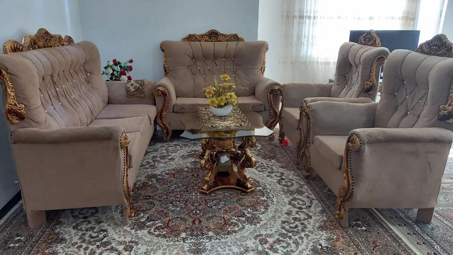 مبل 7 نفره شیک به همراه میز وسط و میز عسلی|مبلمان خانگی و میز عسلی|آبیک, |دیوار