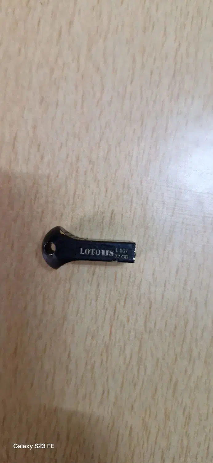 فلش ۳۲ گیگ لوتوس . ایرپاد|قطعات و لوازم جانبی رایانه|خرم‌آباد, |دیوار