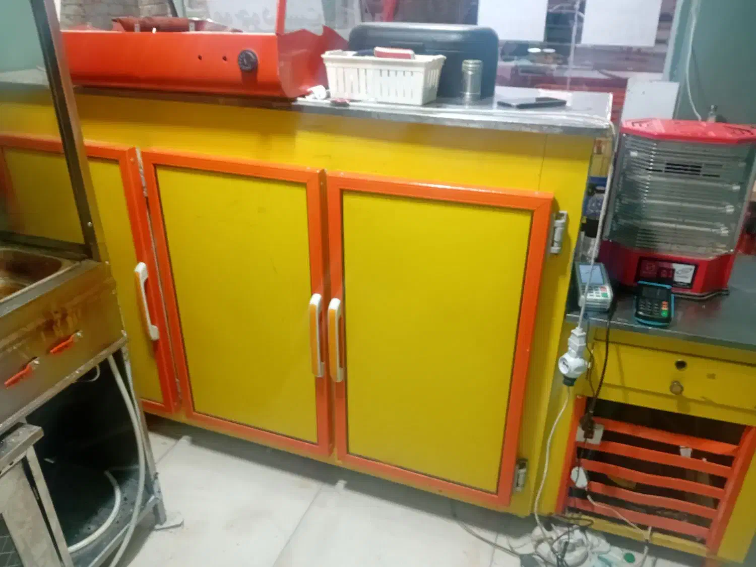 یخچال کبابی ساندویچی مرغ فروشی|فروشگاه و مغازه|فولادشهر, مسکن مهر فولادشهر|دیوار