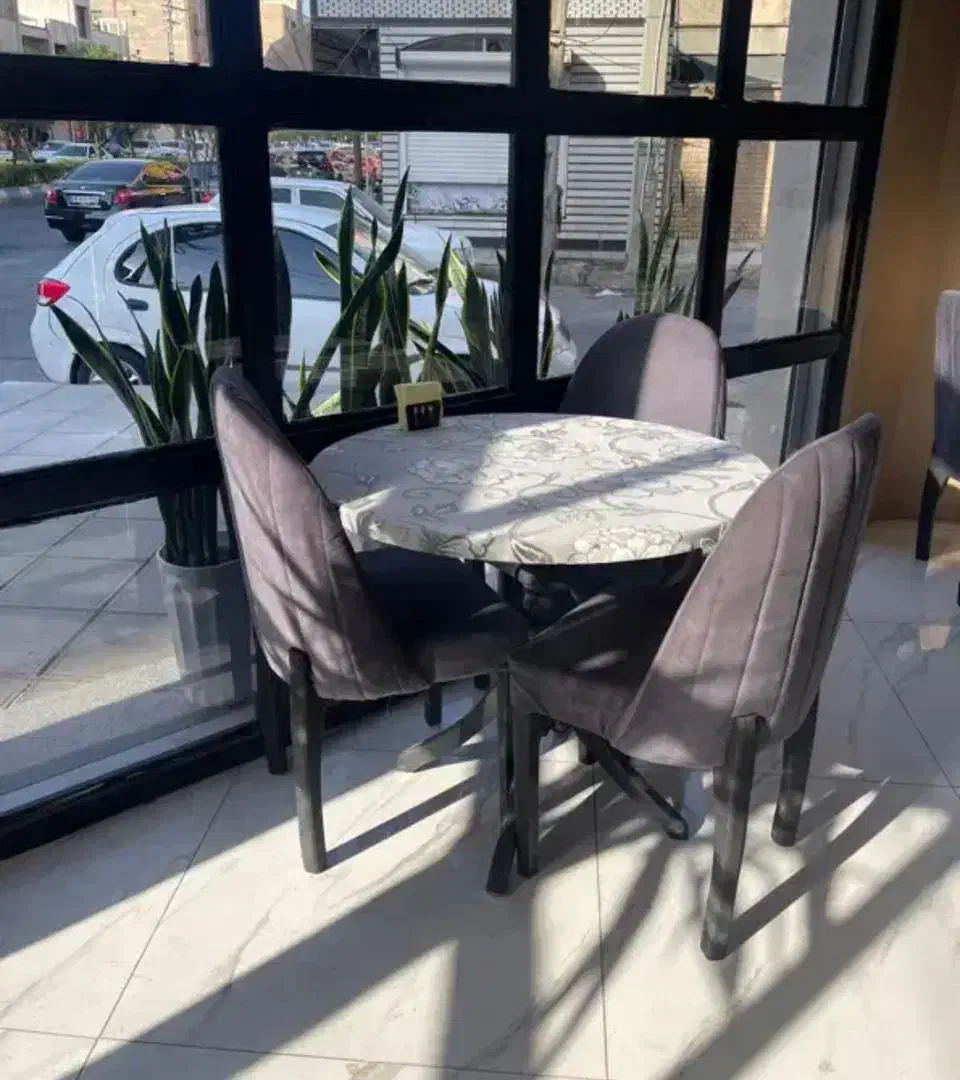 میز صندلی|کافیشاپ و رستوران|اهواز, اهواز|دیوار