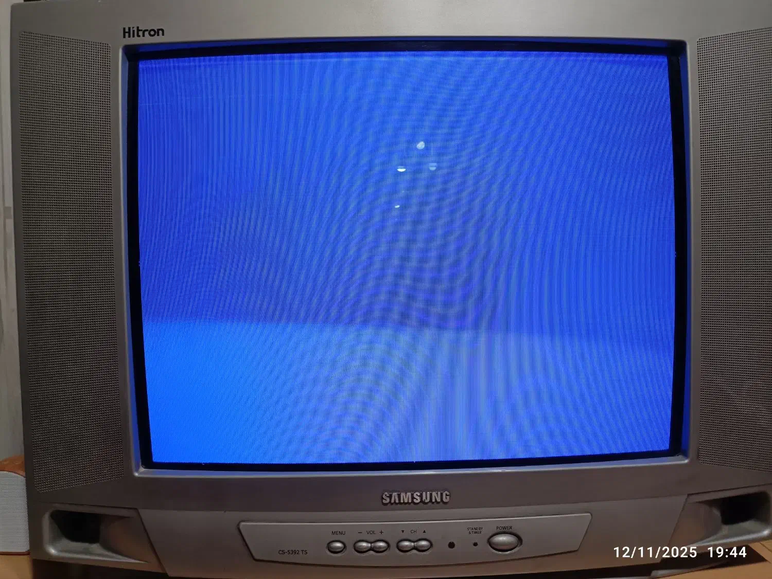 تلویزیون ۲۱ اینچ|تلویزیون و پروژکتور|شیراز, شهرک گلستان شمالی|دیوار