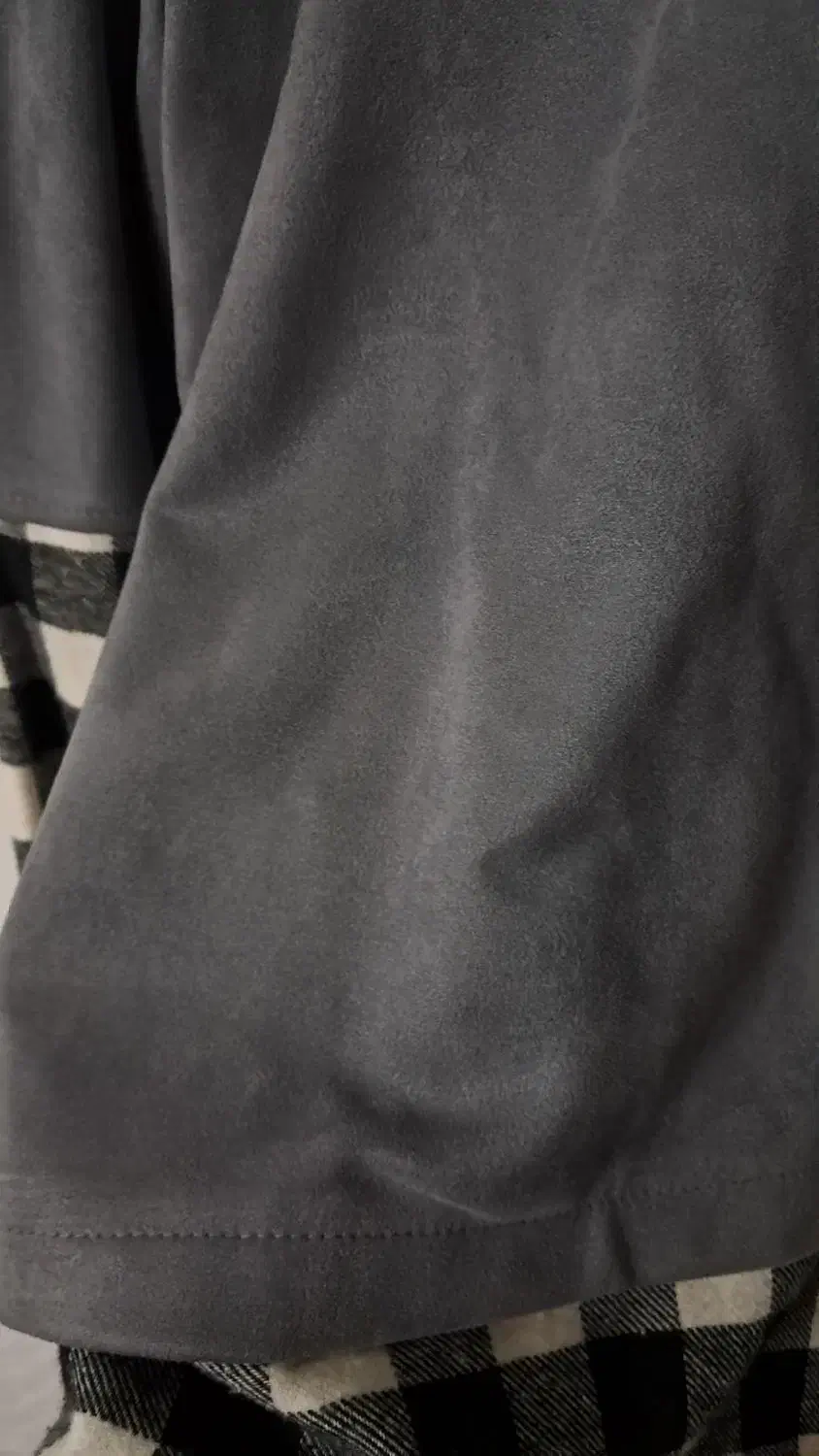 لباس گرم|لباس|کاشان, آیت الله سعیدی|دیوار