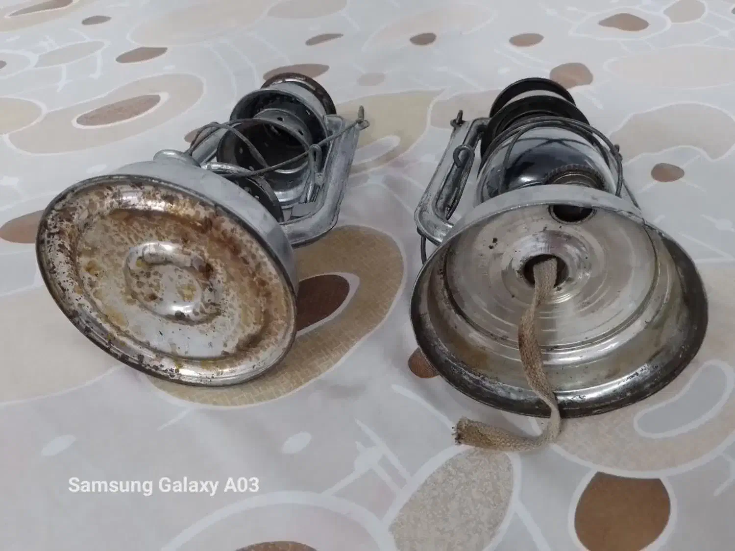 فانوس قدیمی اصل و شیشه اش هم اصل آلمان است|لامپ و چراغ|سبزوار, شهرک جهاد|دیوار