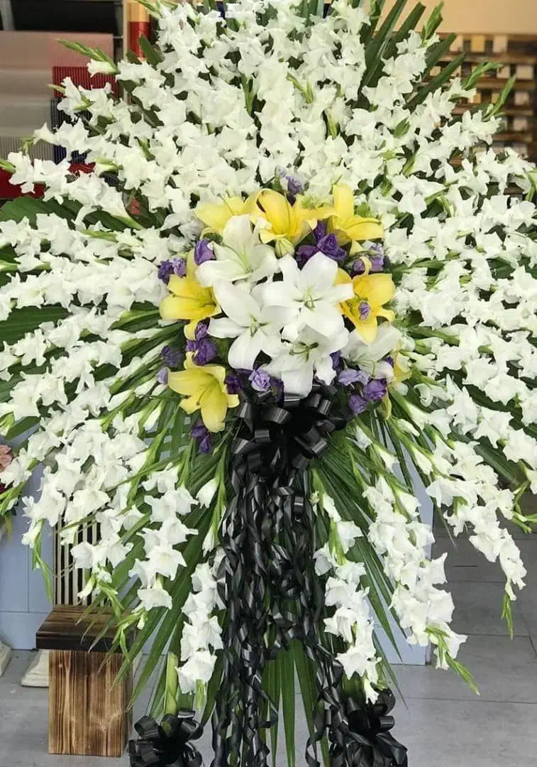 تاج گل تحریم|گل مصنوعی|قزوین, |دیوار