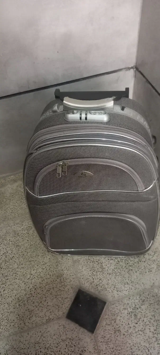 چمدان مسافرتی|کیف، کفش، کمربند|همدان, |دیوار