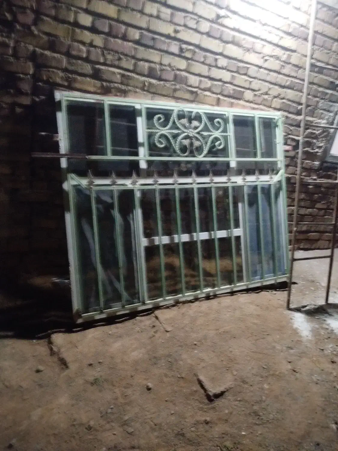 پنجره آهنی|مصالح و تجهیزات ساختمان|تربت جام, جلگه موسی آباد|دیوار