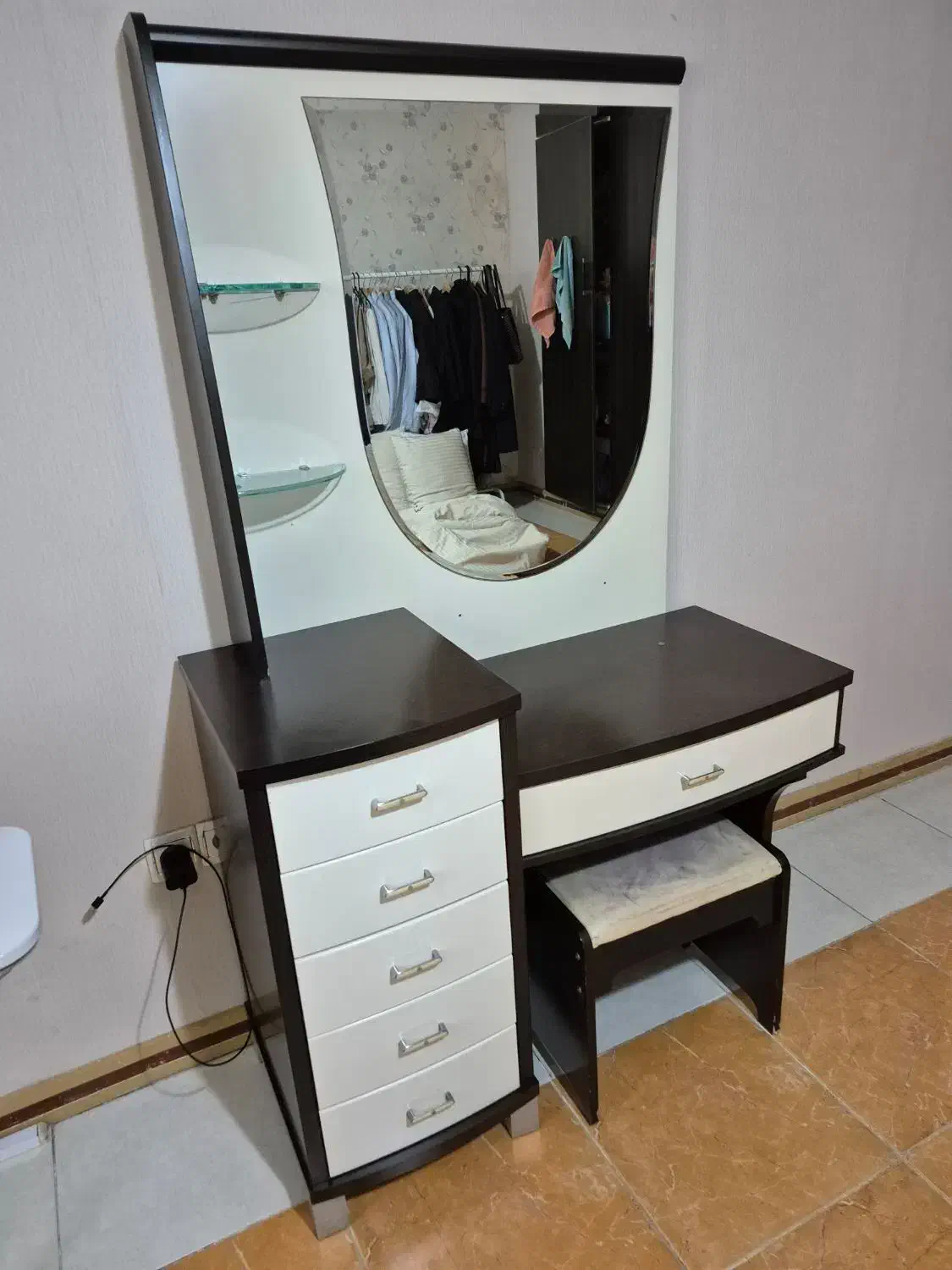 سرویس خواب|تخت و سرویس خواب|قشم, |دیوار