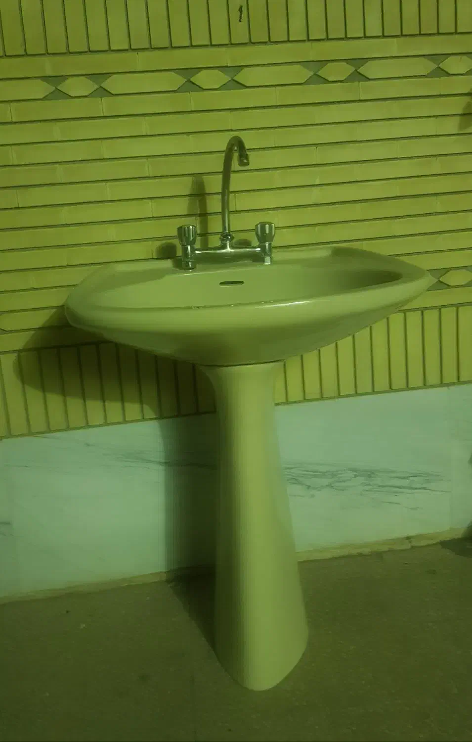 روشویی و شیر دست دوم|لوازم سرویس بهداشتی|لنجان, |دیوار