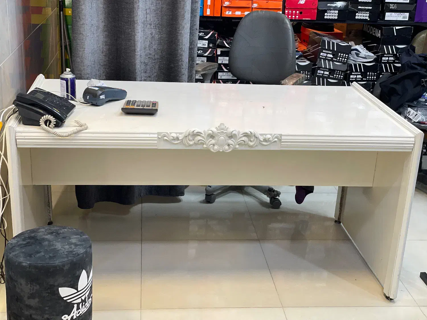 میز|فروشگاه و مغازه|اشتهارد, |دیوار