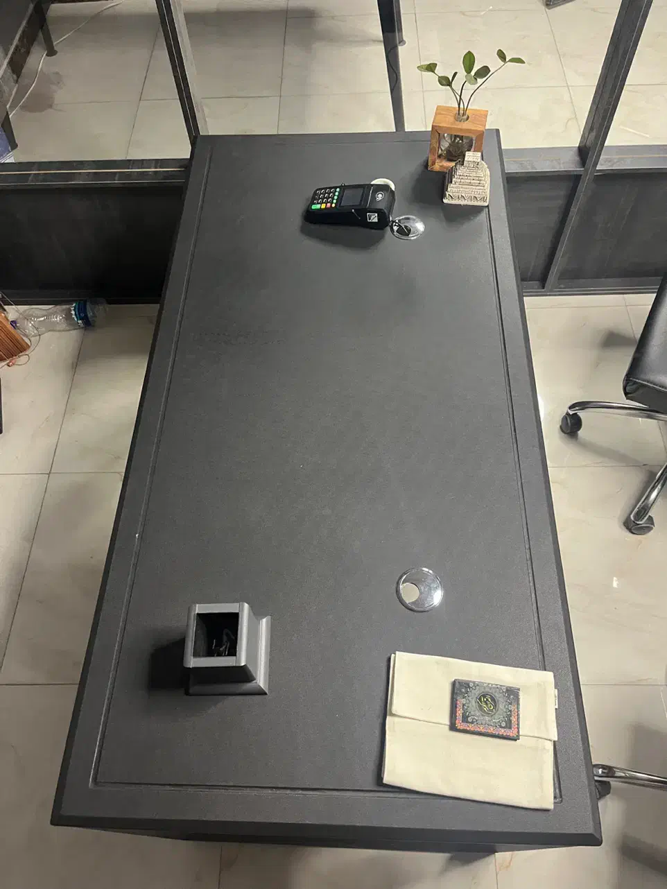 میز مدیریت از برند جوان|مبلمان اداری|پرند, فاز ۰|دیوار