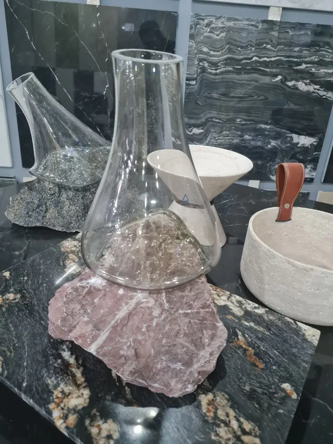 گلدان شیشه و سنگ|صنایع دستی و سایر لوازم تزئینی|رشت, شکار اسطلخ|دیوار