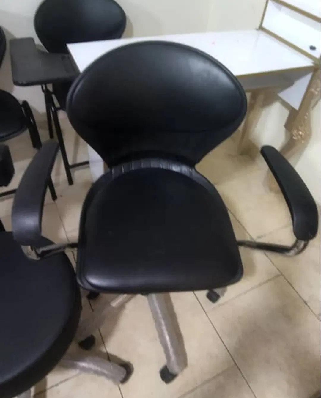 تخت ماساژ فشیال /میز ناخن /صندلی /کانتر/ کله مانکن|آرایشگاه و سالنهای زیبایی|تهران, خرمشهر|دیوار