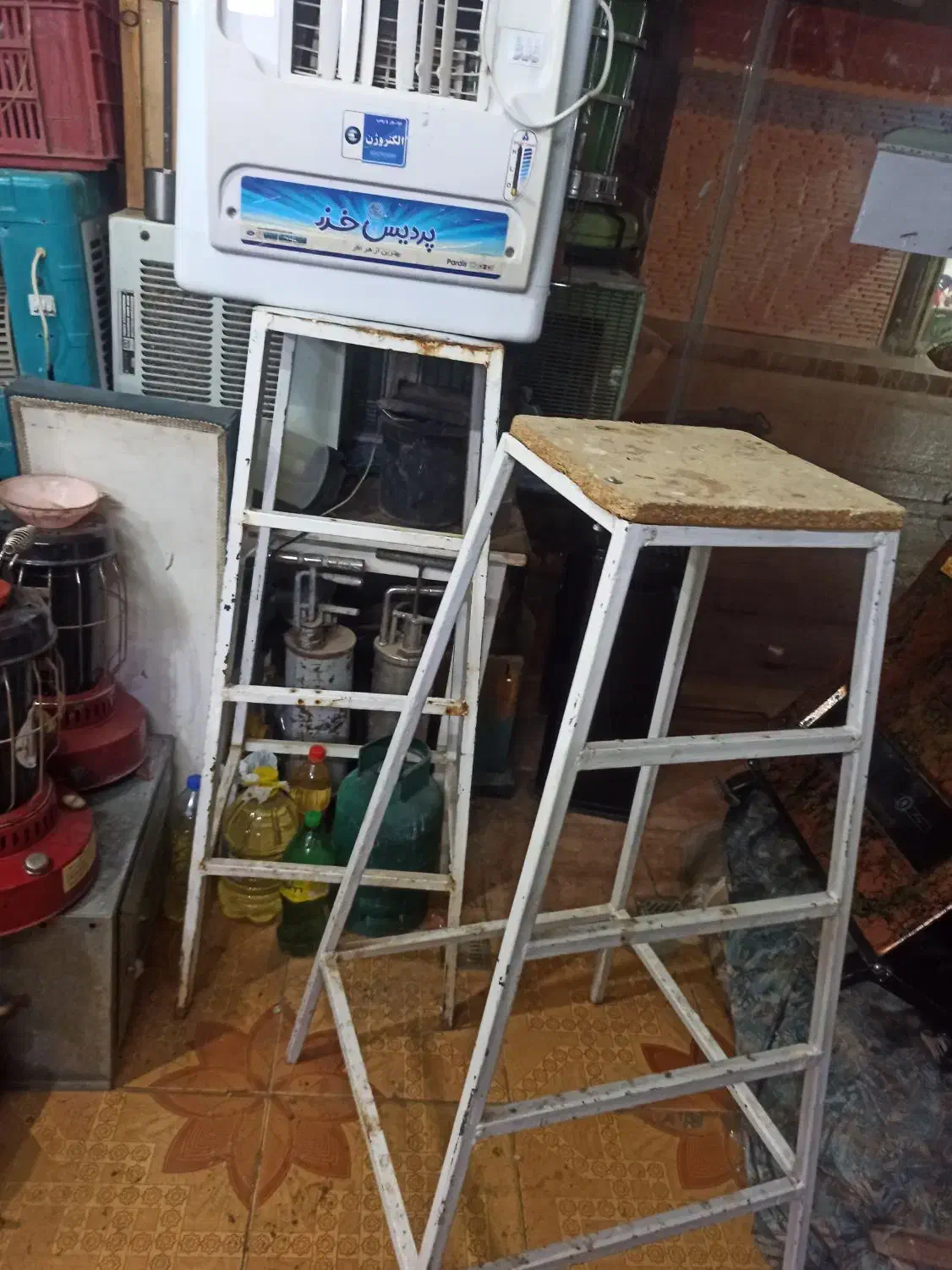 چهارپایه فلزی.|ابزارآلات|مشهد, پورسینا|دیوار