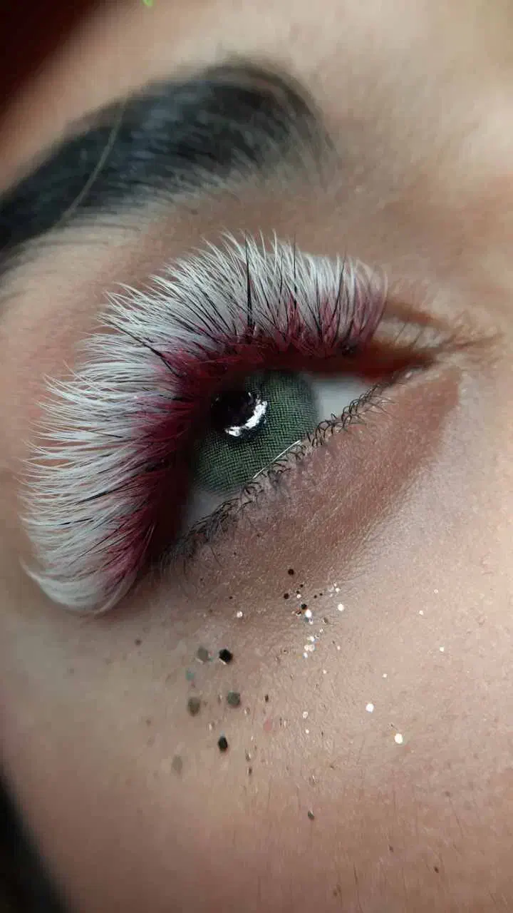 آموزش صفر تا صد اکستنشن مژه و لیفت|خدمات آرایشگری و زیبایی|رشت, منظریه|دیوار