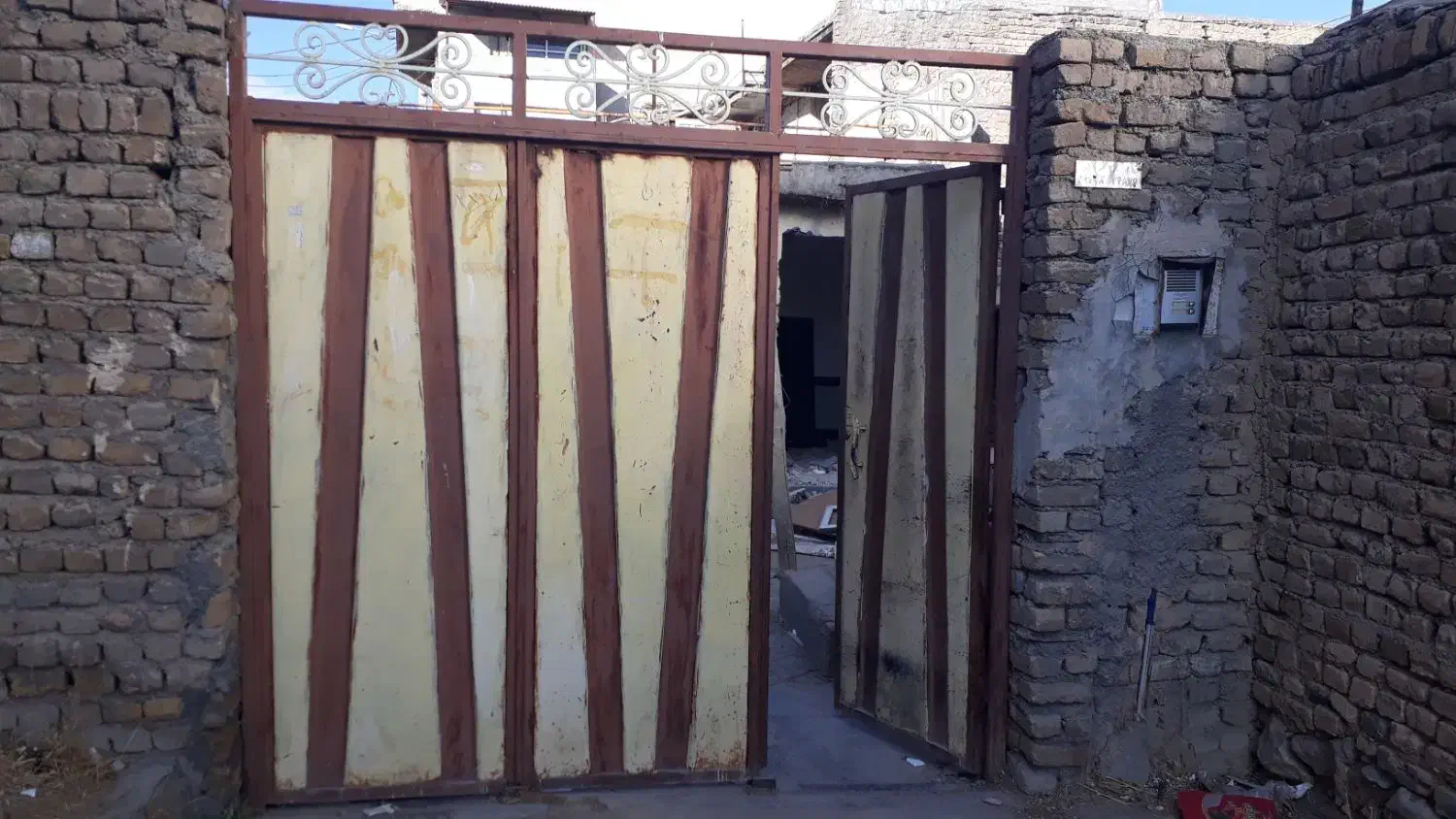 فروش درب کارکرده حیاط ۲/۴۰ عرض در۲/۵۰ارتفاع|مصالح و تجهیزات ساختمان|نورآباد, |دیوار