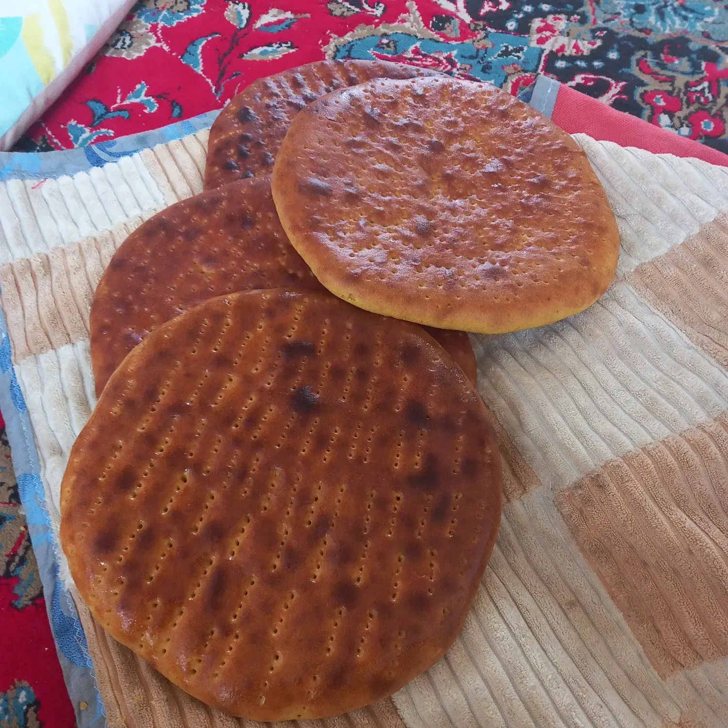 فطیر شیرمال خانگی با کیفیت مناسب|خوردنی و آشامیدنی|شیروان (خراسان), |دیوار