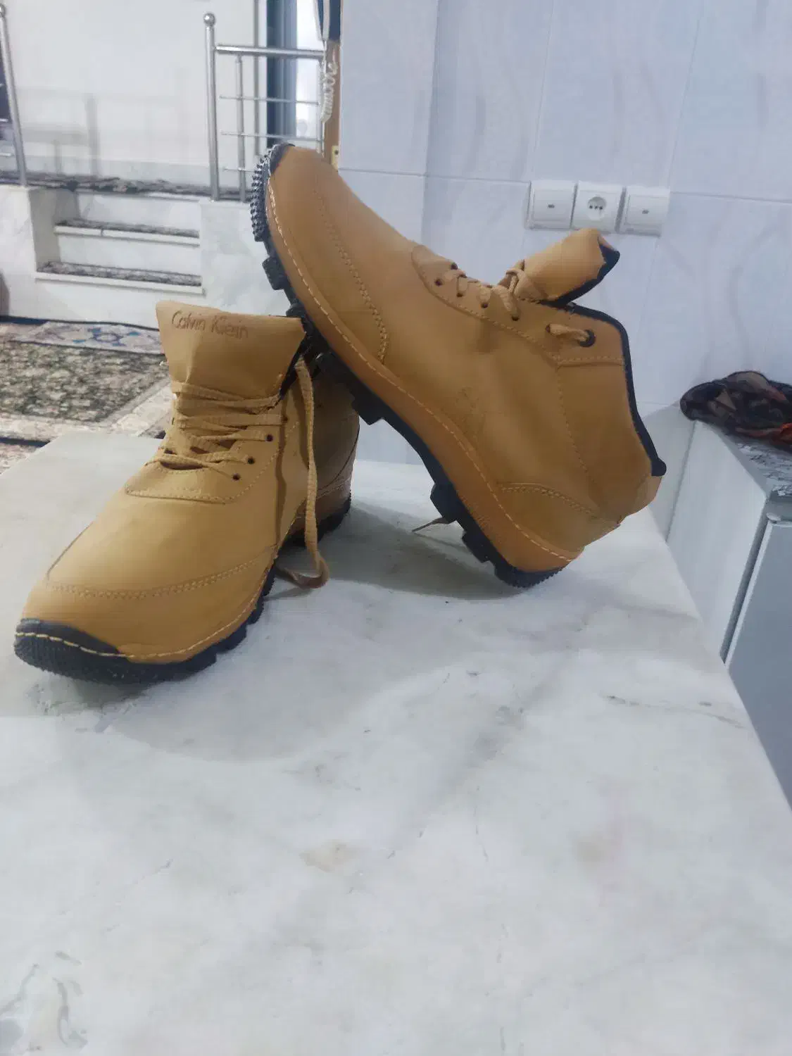 پوتین نو|کیف، کفش، کمربند|کامیاران, |دیوار