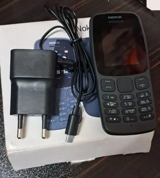گوشی نوکیا 105 به همراه قاب اضافه صورتی در حد نو|موبایل|تهران, شیوا|دیوار