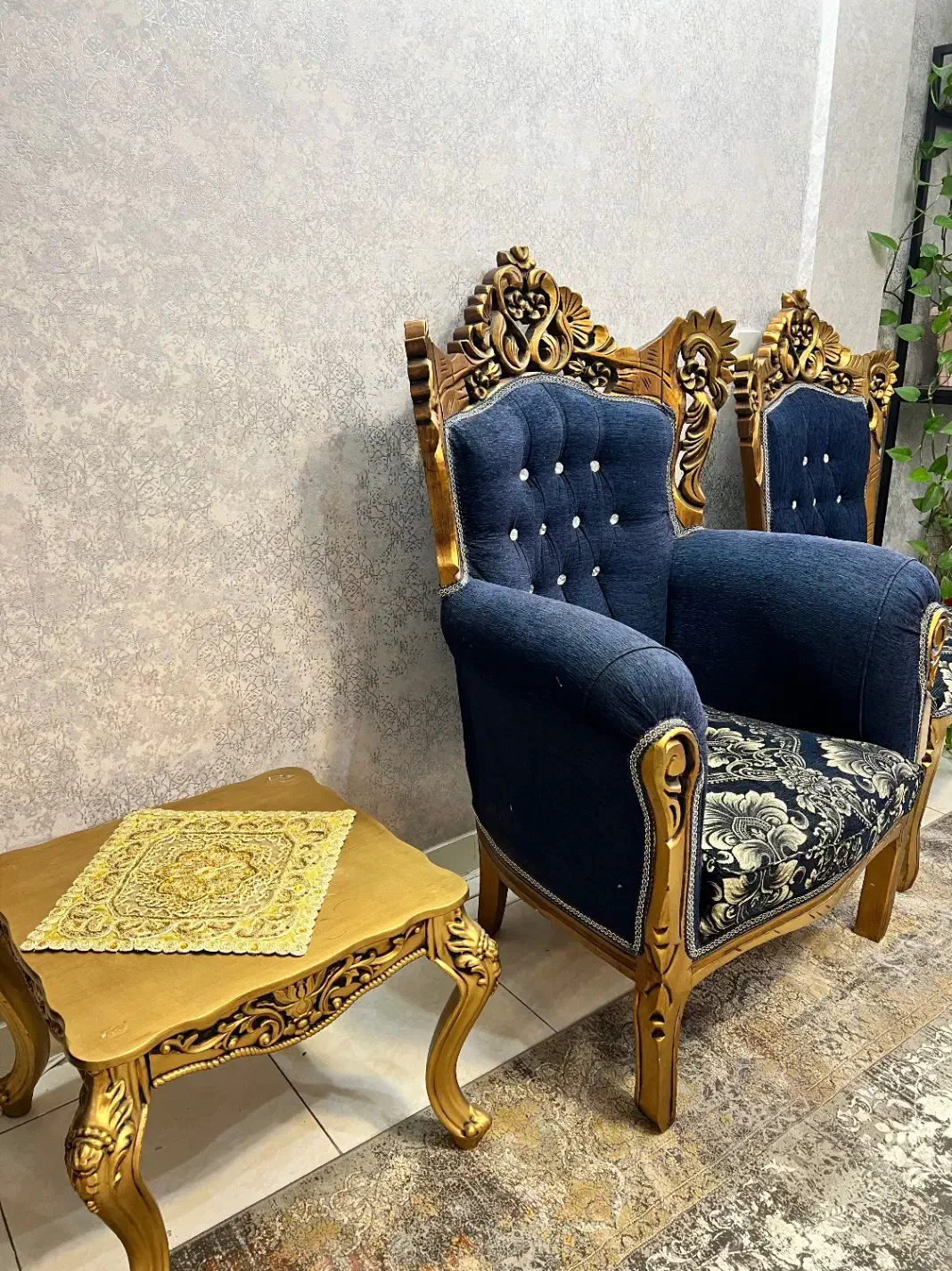 مبل کاملا نو و‌تمیز|مبلمان خانگی و میز عسلی|شیراز, کلاهدوز|دیوار