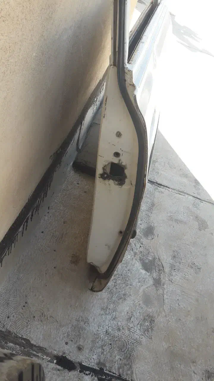 درب نیسان شاگرد . رادیاتور نیسان لاستیک نیسان|قطعات یدکی و لوازم جانبی|اسلامشهر, شهرک مهدیه|دیوار