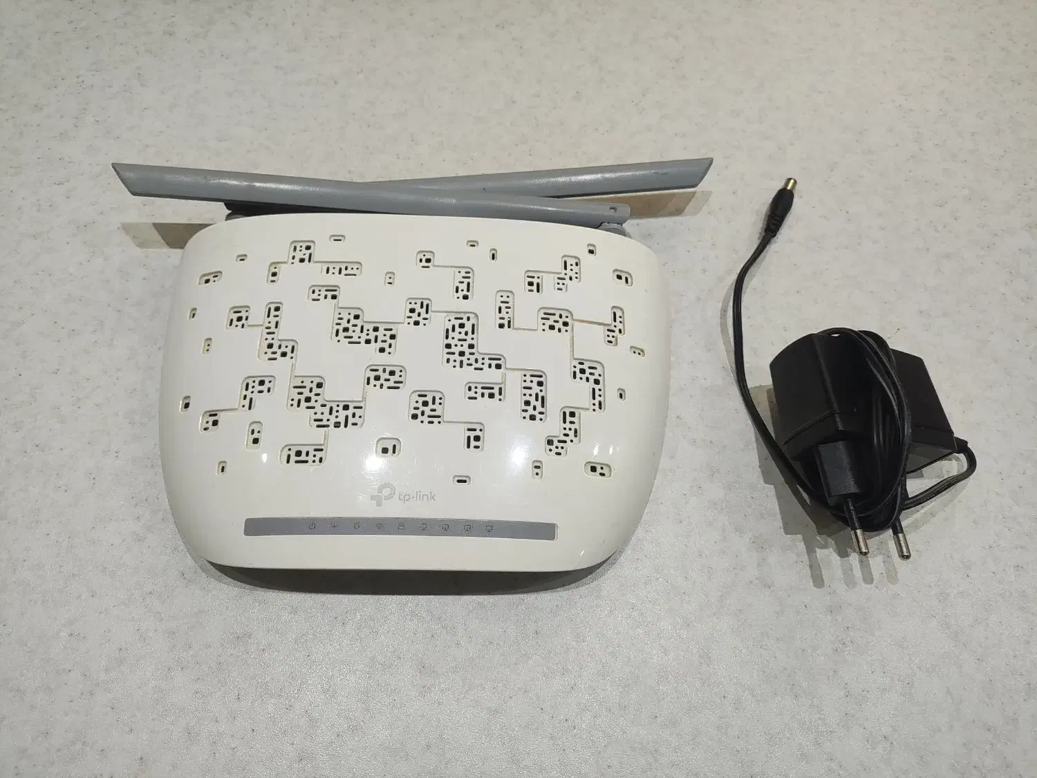 مودم tplink TD W8961N به همراه آداپتور|مودم و تجهیزات شبکه|یزد, |دیوار