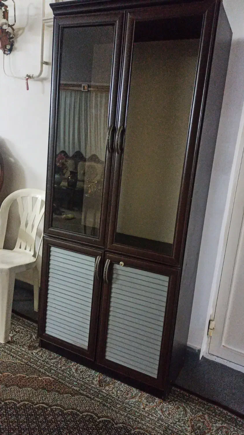 یک عدد کمد بوفه شیشه ای|جاکفشی، کمد، دراور|تبریز, |دیوار