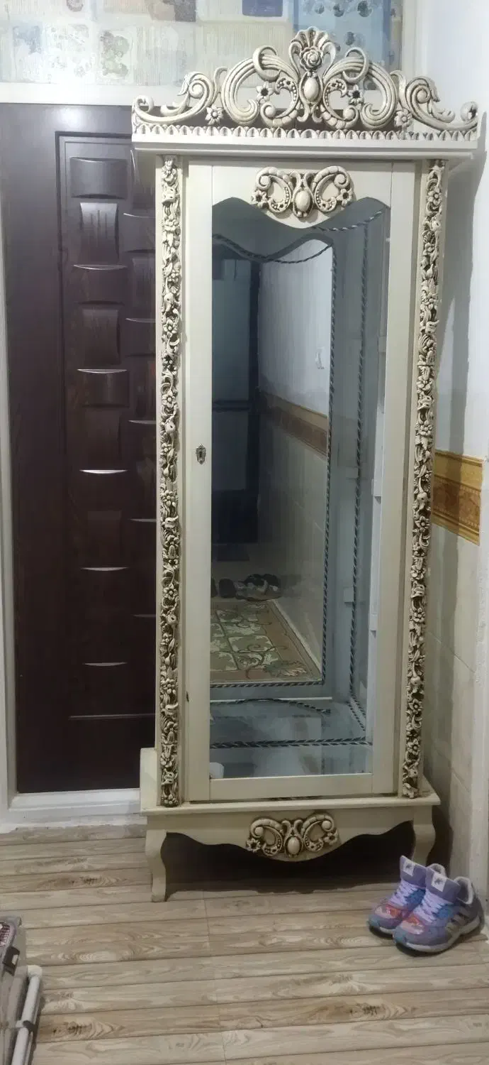 ویترین دکور بوفه چوب در حد نو|بوفه، ویترین، کنسول|رباط‌کریم, رباط‌کریم|دیوار