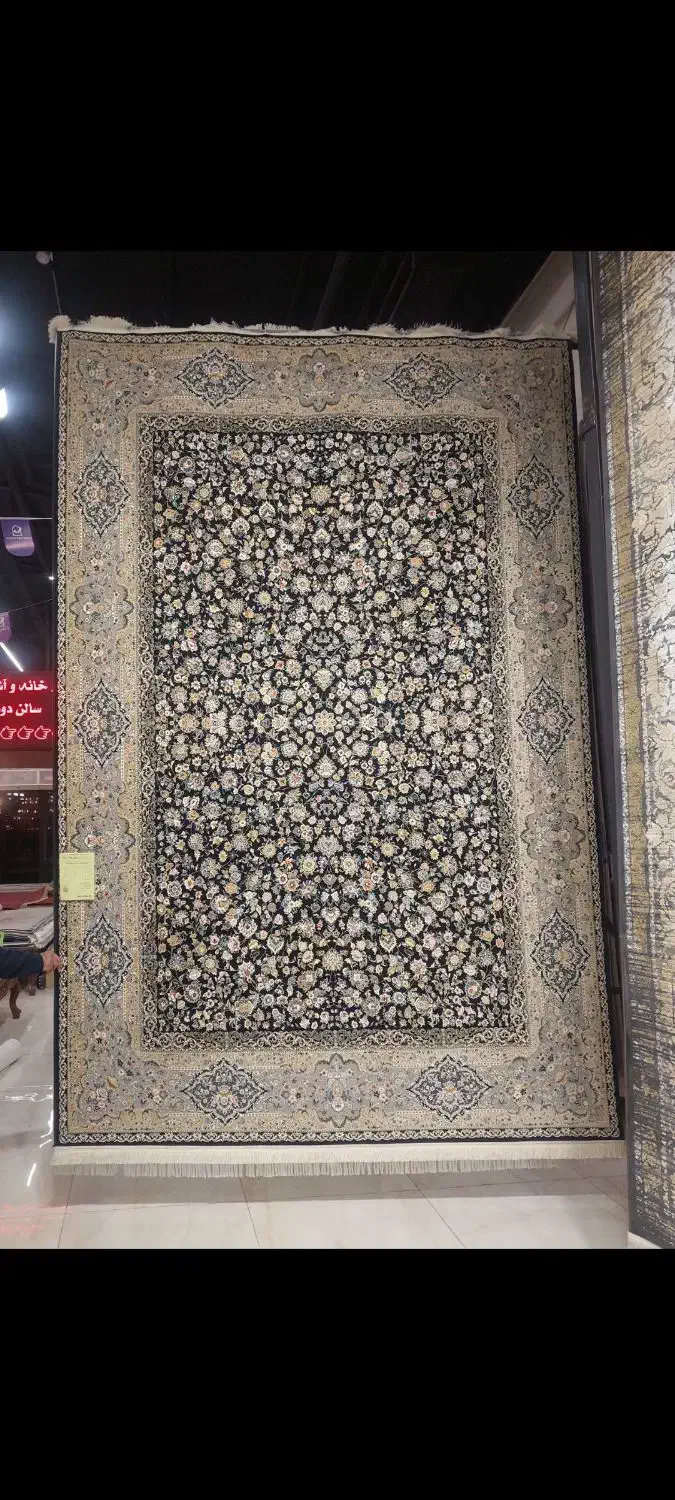 دو تخته فرش ۹ متری گل برجسته مناسب جهیزیه|فرش|بم, |دیوار