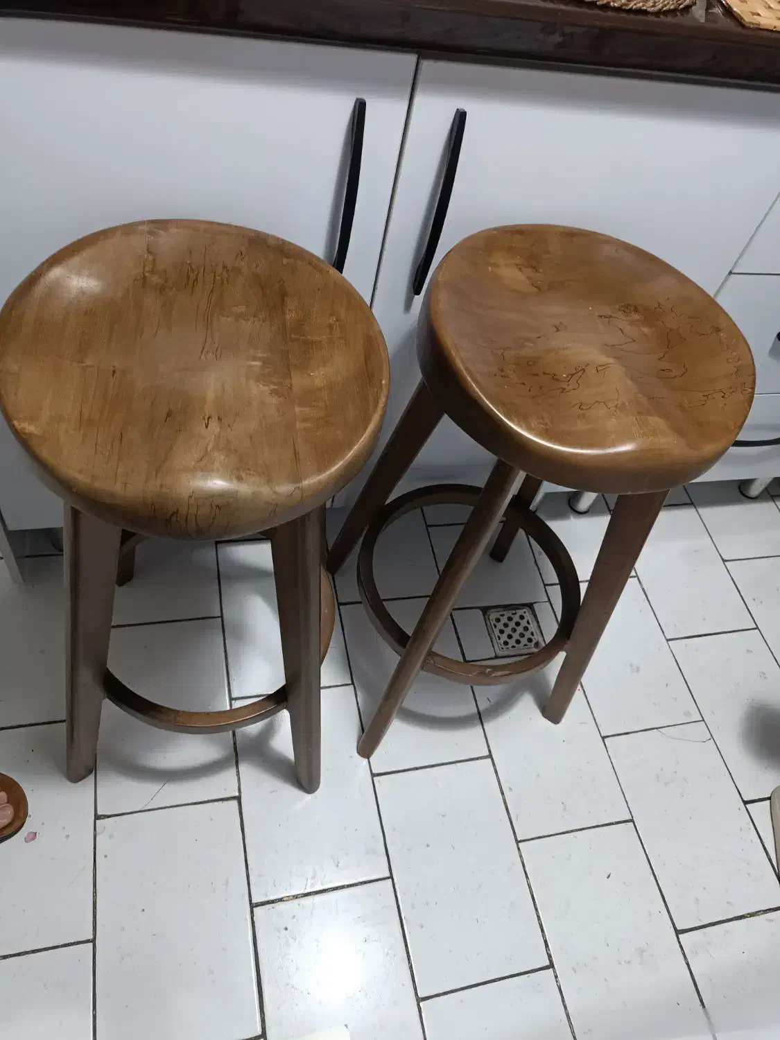 صندلی چوب گردو گردون|صندلی و نیمکت|تهران, تولید دارو|دیوار