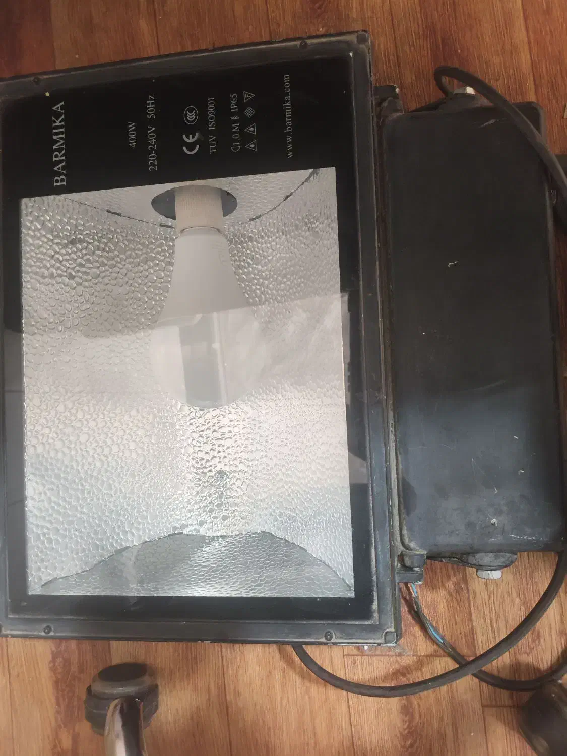 پروژکتور|لامپ و چراغ|فولادشهر, B1|دیوار