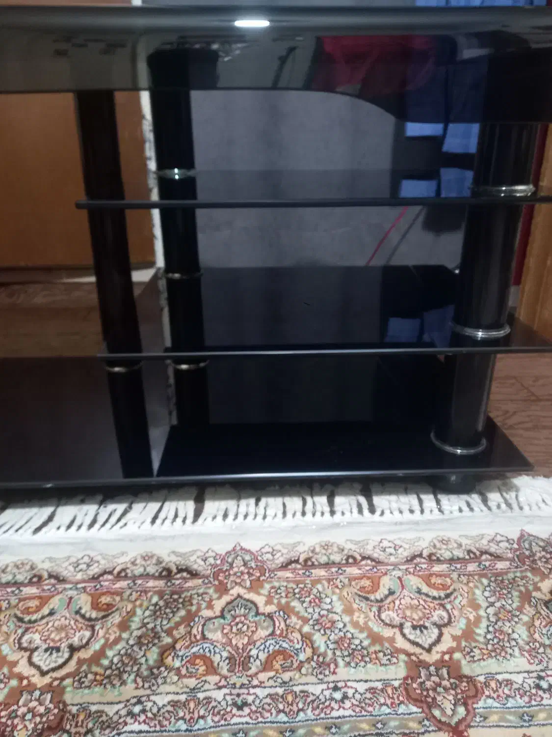 میز تلویزیون شیشه ای نو سالم تمیز بی خط و خش|میز تلویزیون|شیراز, شهرک گلستان|دیوار