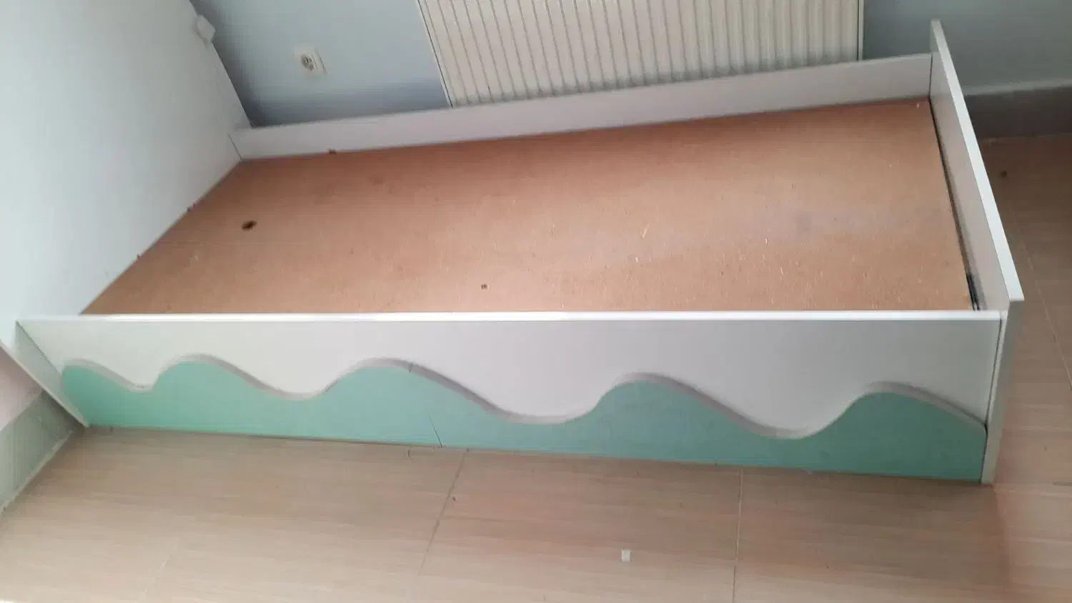 تخت نوجوان|تخت و سرویس خواب|بجنورد, |دیوار