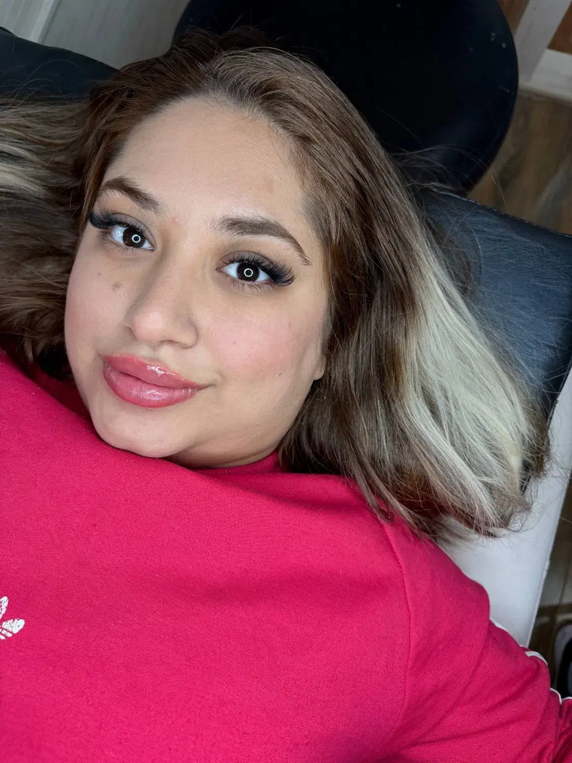 مژه|خدمات آرایشگری و زیبایی|هشتگرد, هشتگرد قدیم|دیوار