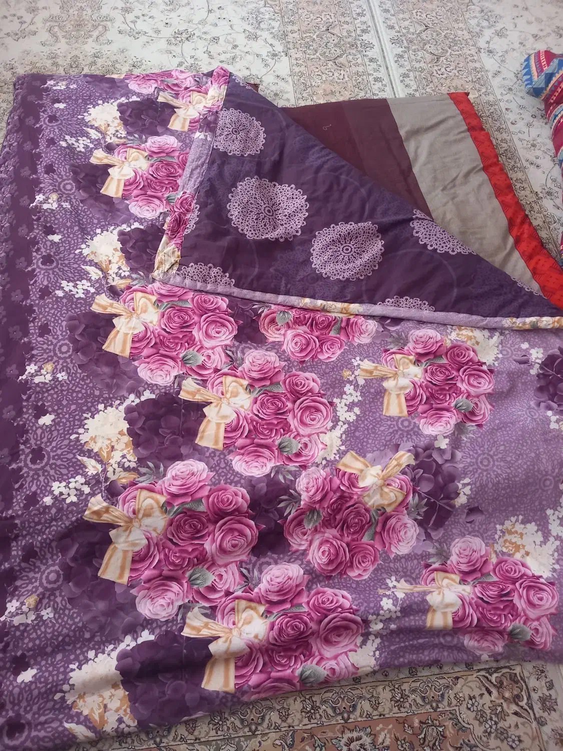 لحاف وتشک وبالش|رختخواب، بالش، پتو|تالش, تالش|دیوار