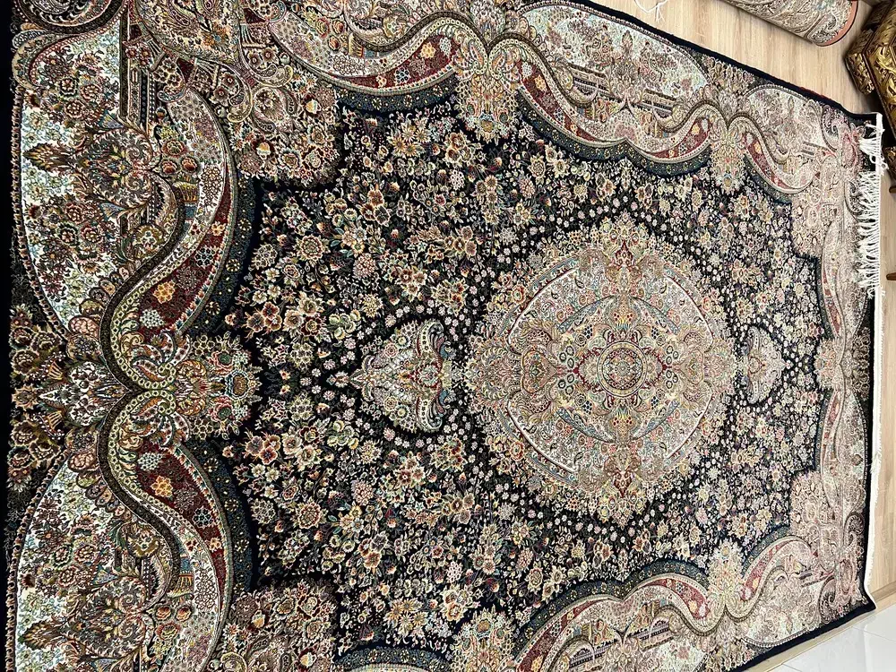 سه عدد فرش شش متری ساوین ویک عدد فرش نه متری پشم|فرش|مراغه, |دیوار