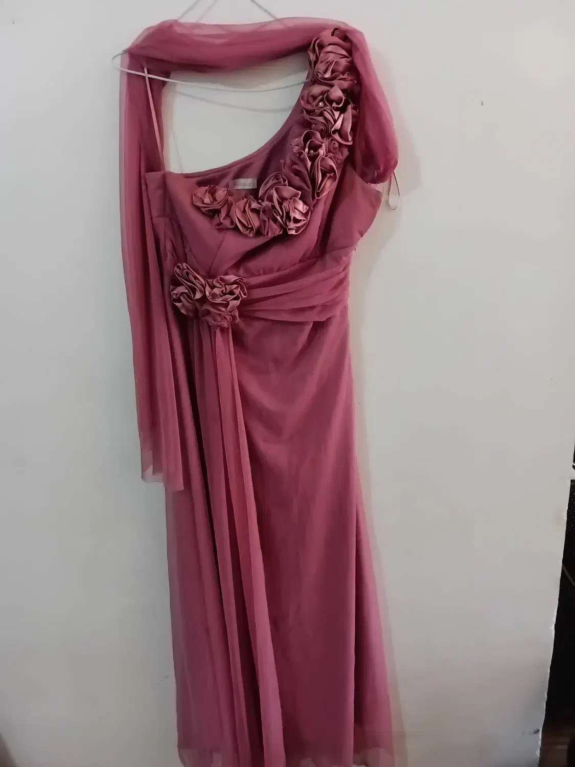 لباس مجلسی|لباس|رودهن, |دیوار